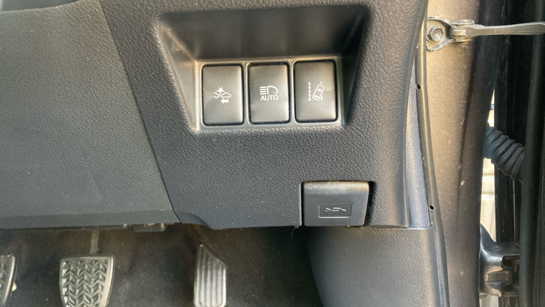 Toyota Yaris 1.5 VVT-i Icon Tech 5dr Petrol Hatchback